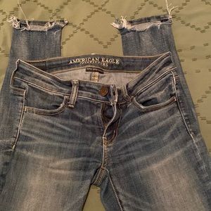 American Eagle size 4 low rise skinny jeans